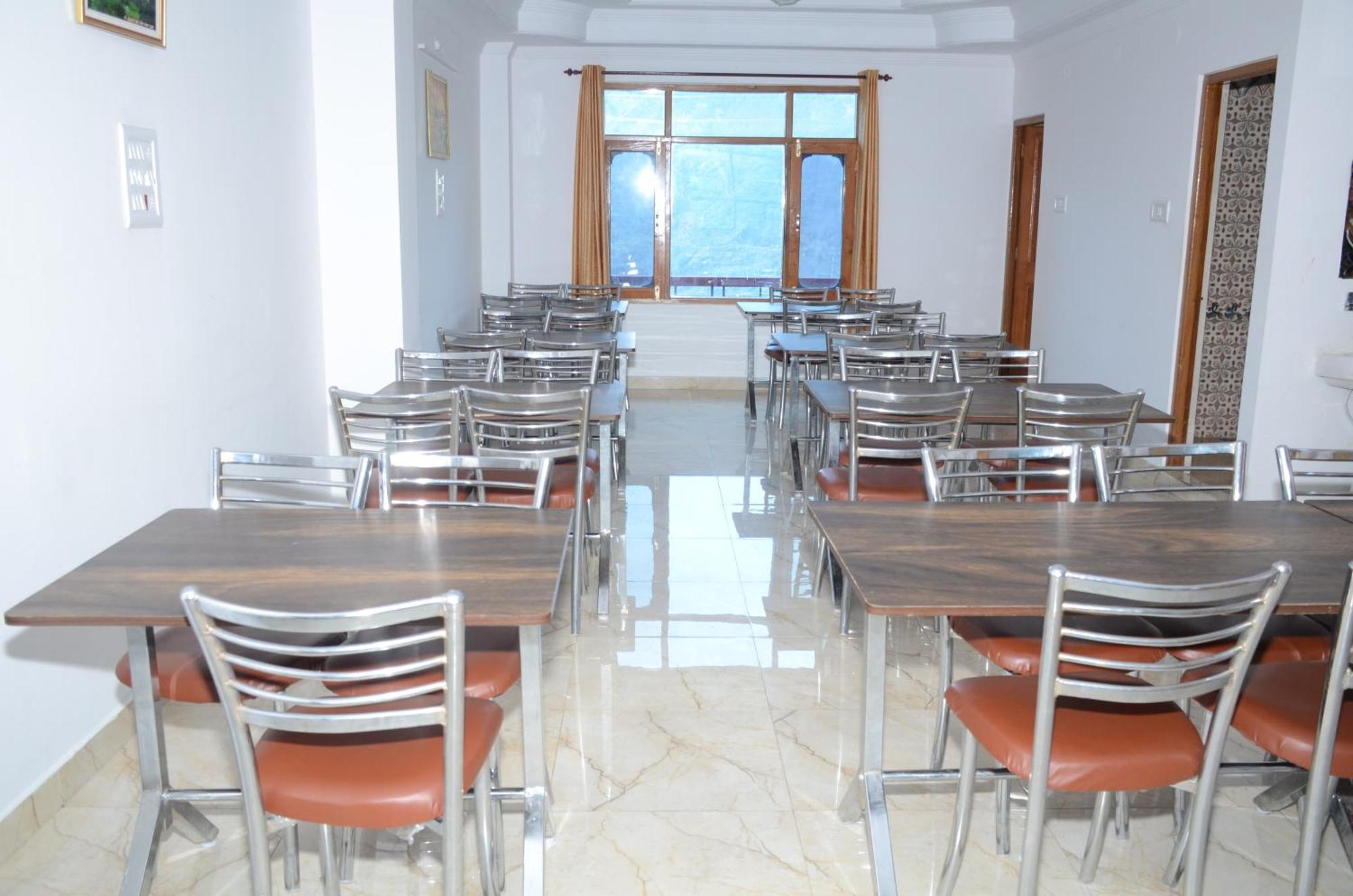 Hotel Alpine View Sarahan Екстер'єр фото